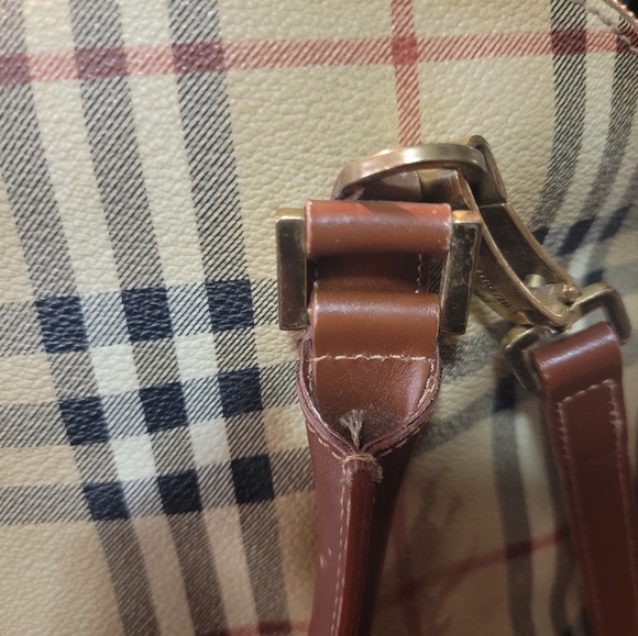 Burberry Haymarket Alma style bag with shoulder strap - Picture 5 of 6